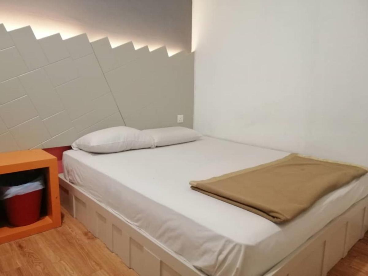 Spot On 89816 Warm Blanket Hotel Johor Bahru Exterior photo